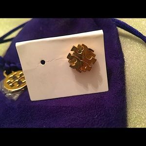 🏵TORY BURCH SINGLE SIGNATURE LOGO EARRING